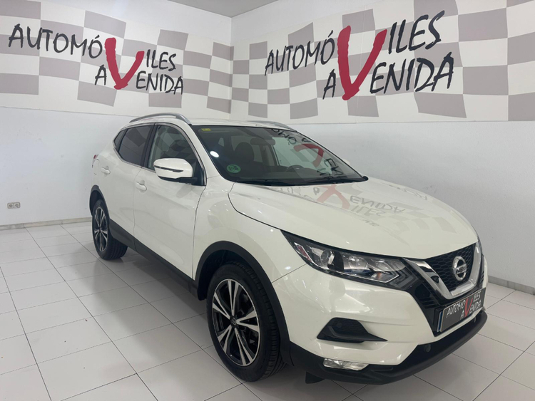 Nissan Qashqai N-Connecta foto miniatura