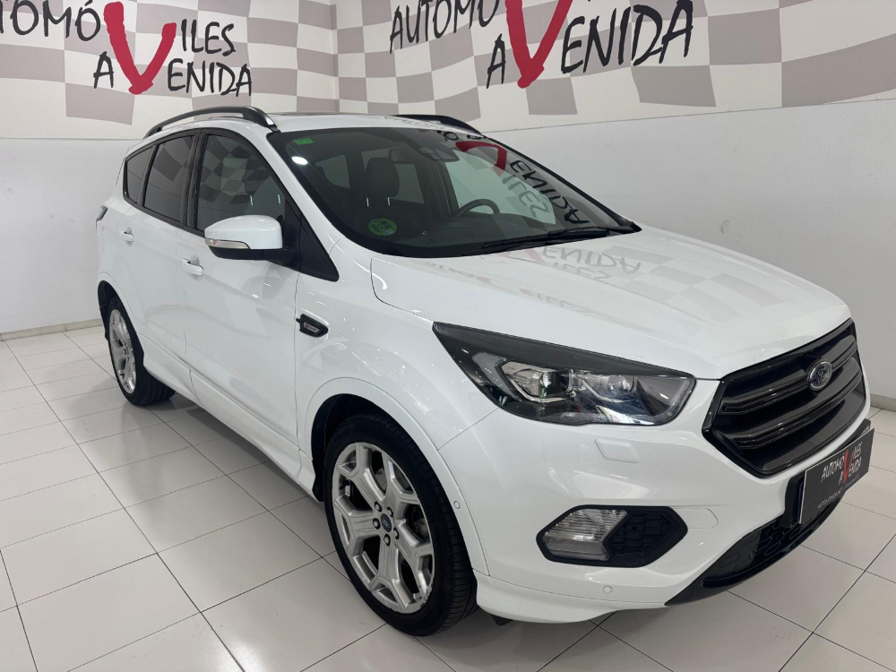 Ford Kuga ST-Line foto 2