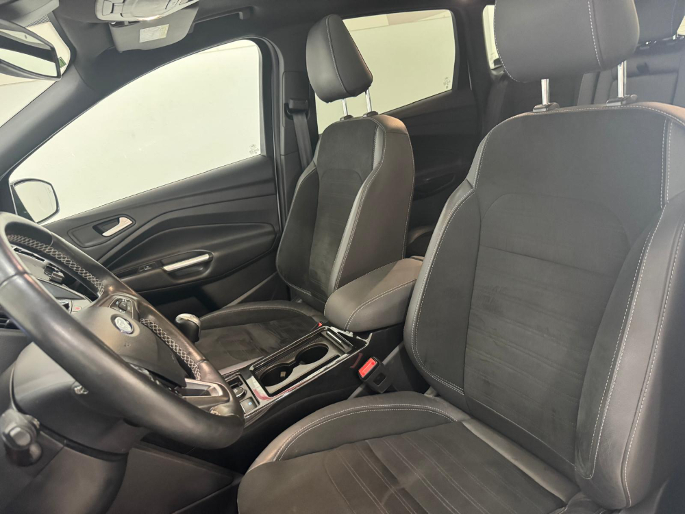 Ford Kuga ST-Line foto 16