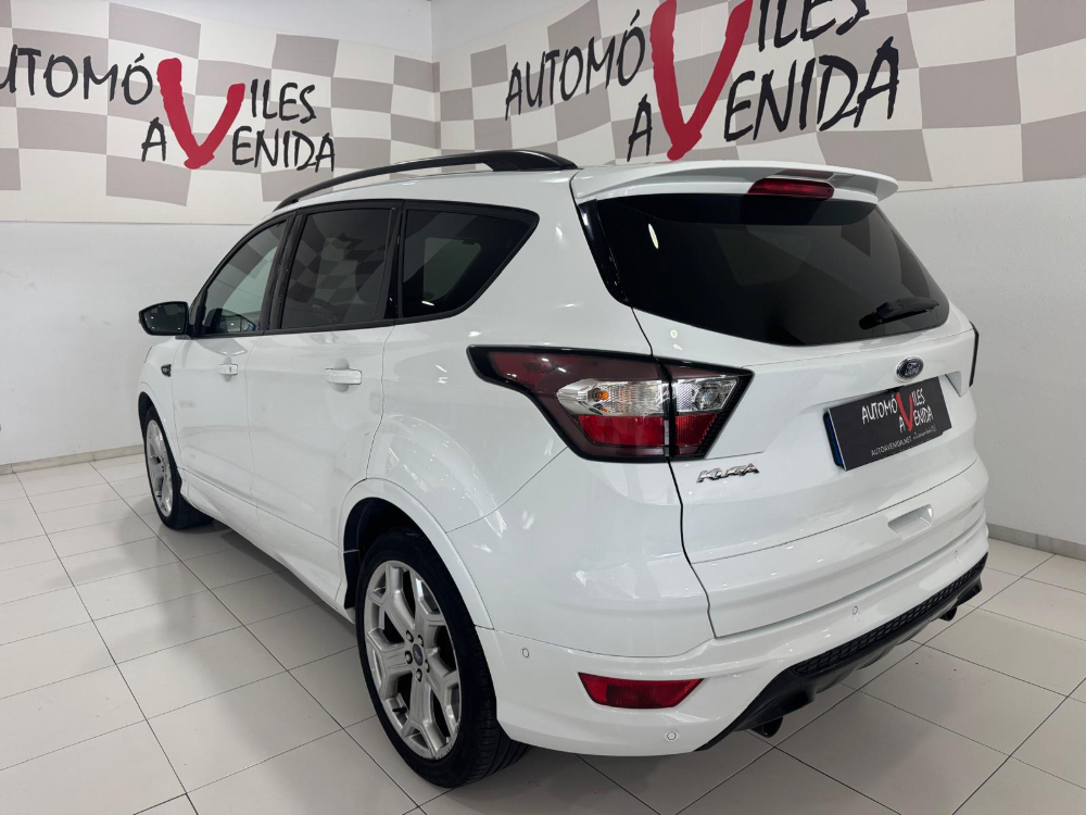 Ford Kuga ST-Line foto 21