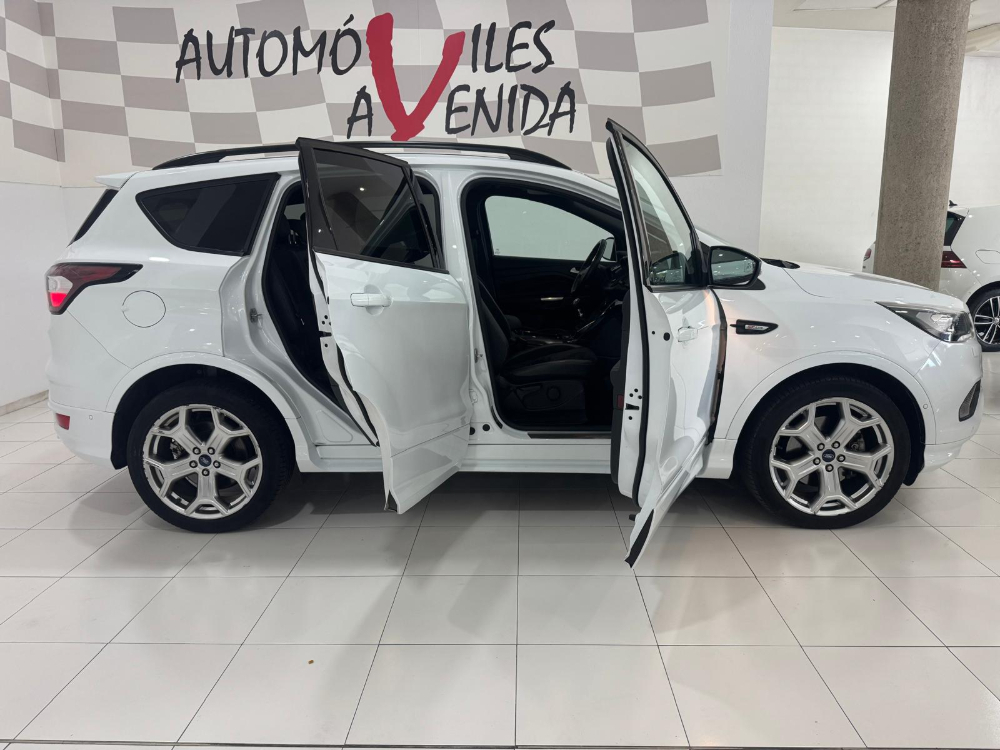 Ford Kuga ST-Line foto 4