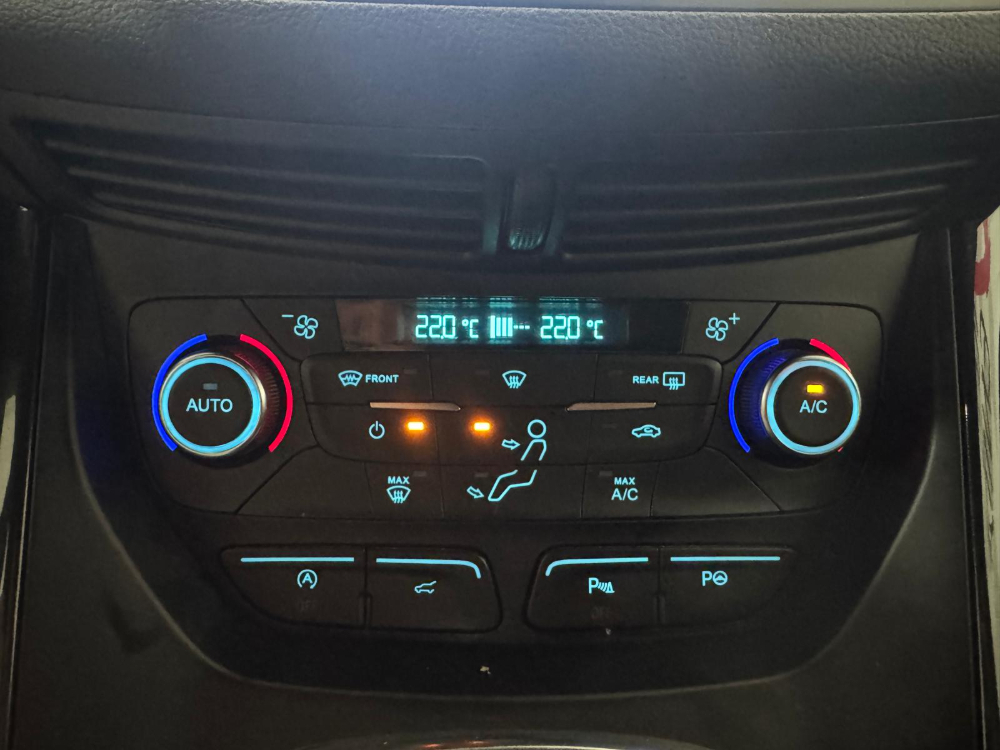 Ford Kuga ST-Line foto 10