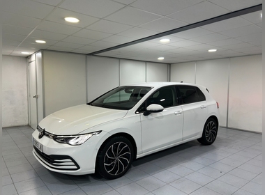 Volkswagen - Golf VIII