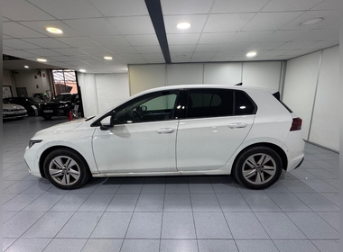 Volkswagen - Golf VIII